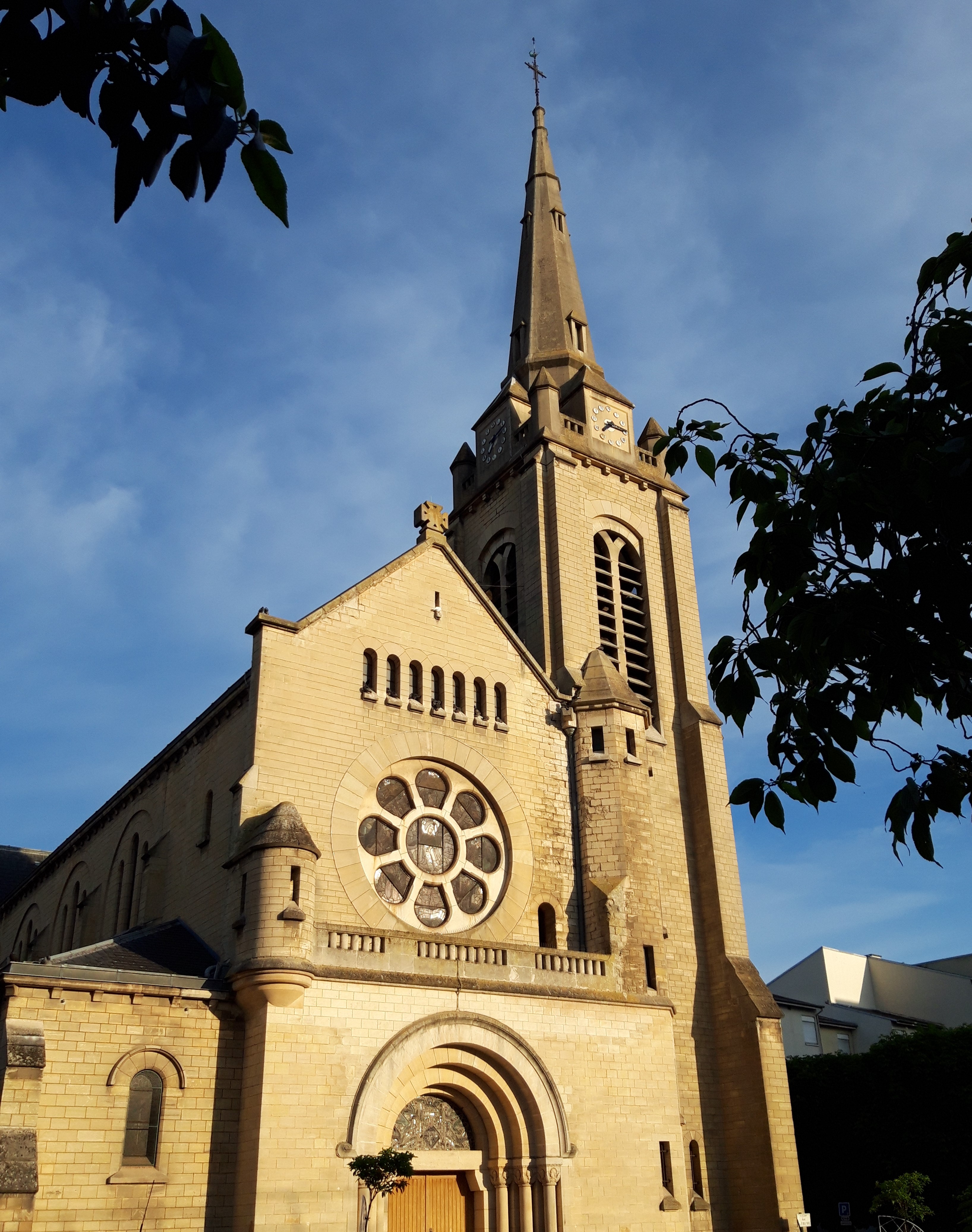 église