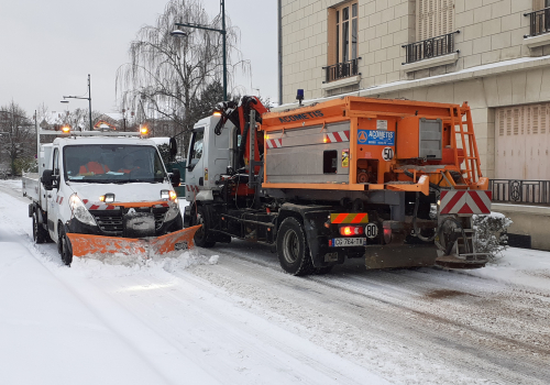 déneigeuse et saleuse